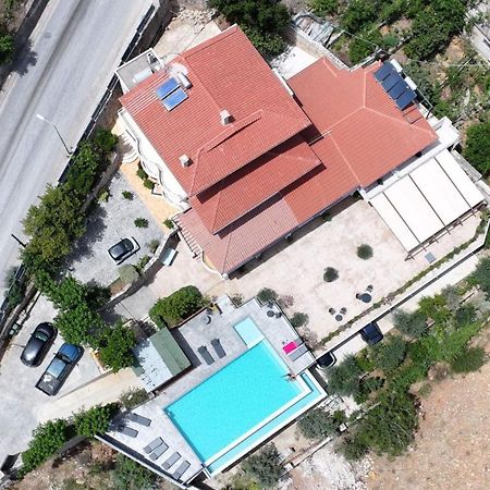 Royal 1967 Bed and Breakfast Himare Buitenkant foto