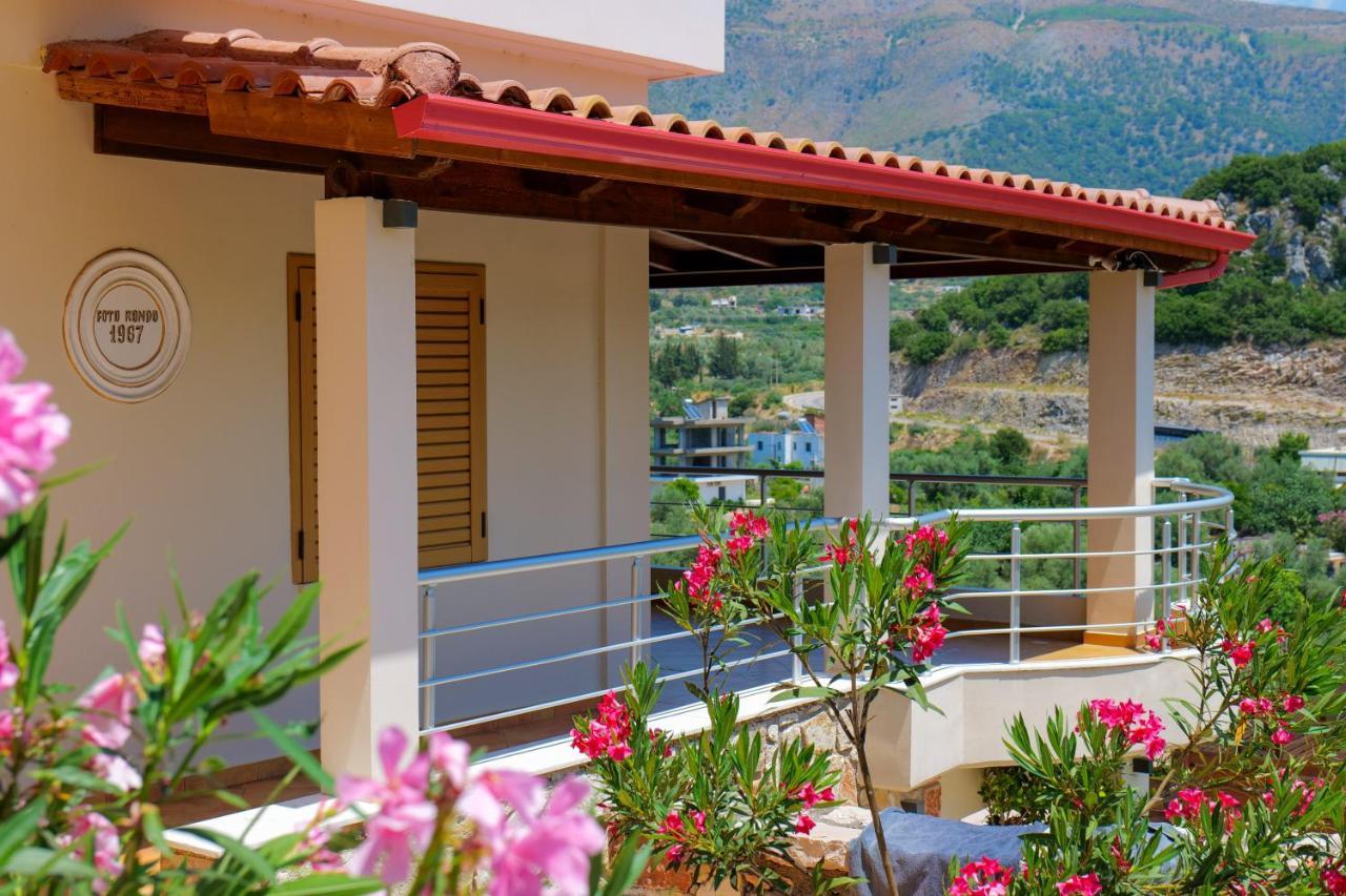 Royal 1967 Bed and Breakfast Himare Buitenkant foto