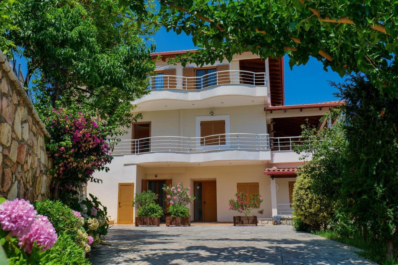 Royal 1967 Bed and Breakfast Himare Buitenkant foto