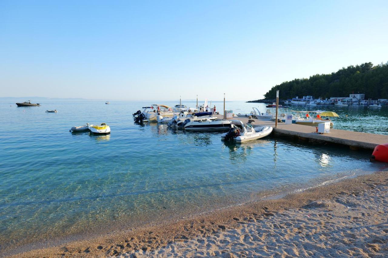 Royal 1967 Bed and Breakfast Himare Buitenkant foto