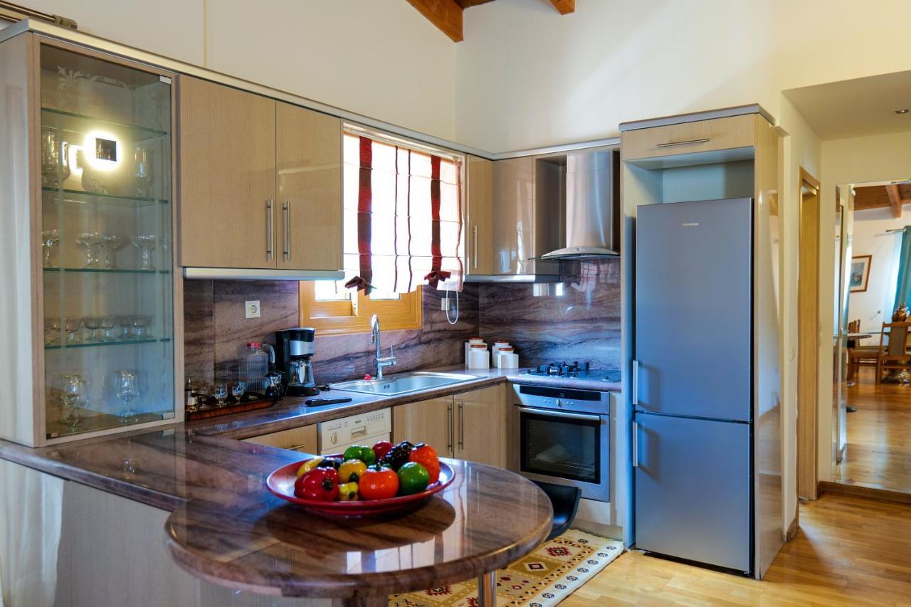 Royal 1967 Bed and Breakfast Himare Buitenkant foto