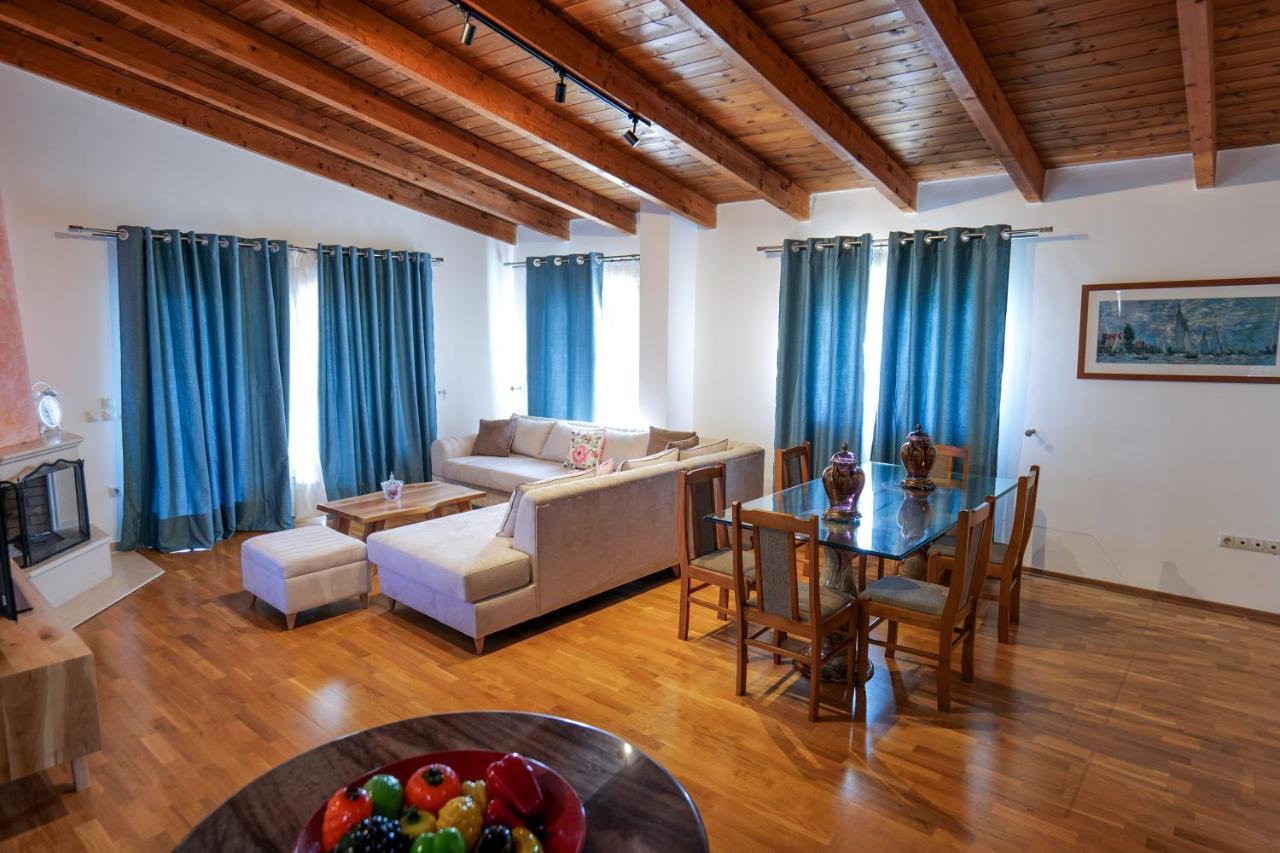 Royal 1967 Bed and Breakfast Himare Buitenkant foto