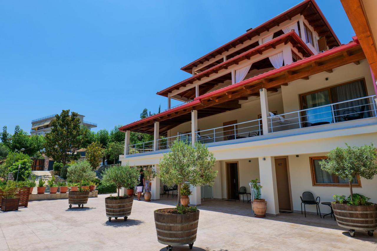 Royal 1967 Bed and Breakfast Himare Buitenkant foto