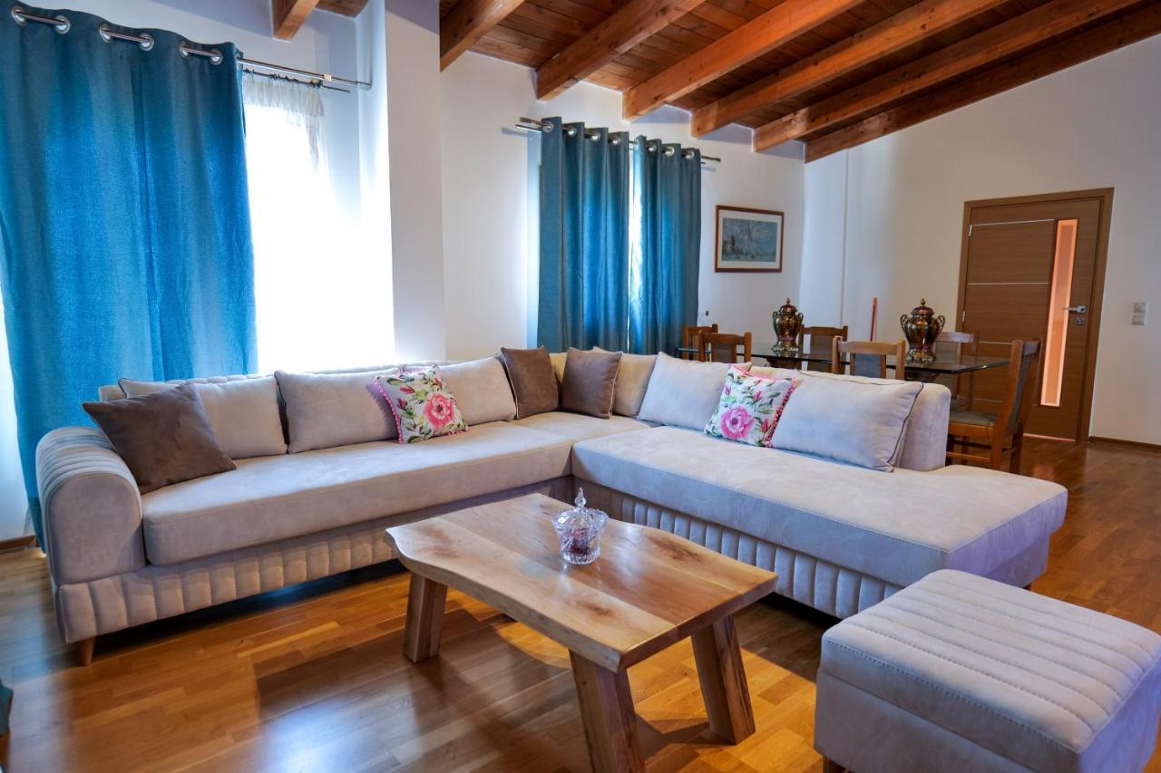 Royal 1967 Bed and Breakfast Himare Buitenkant foto