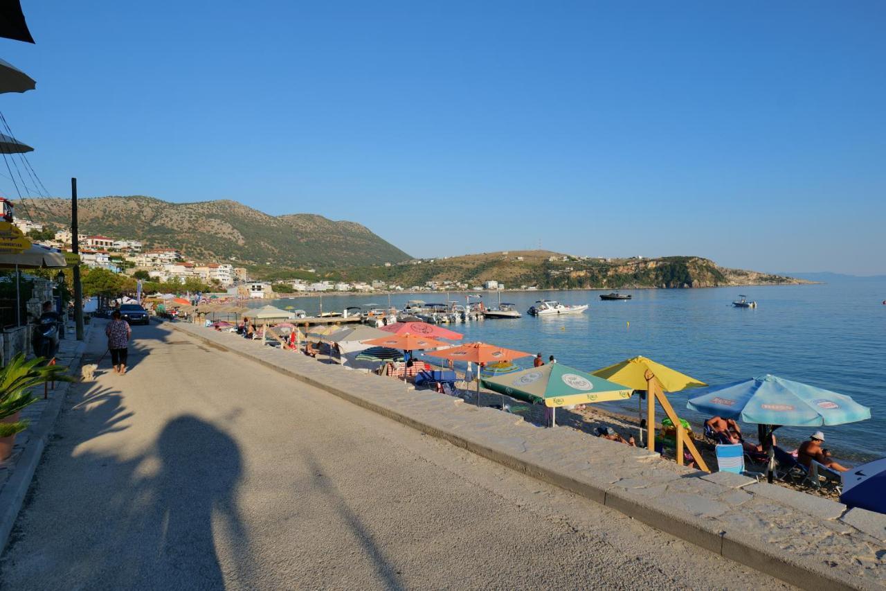 Royal 1967 Bed and Breakfast Himare Buitenkant foto