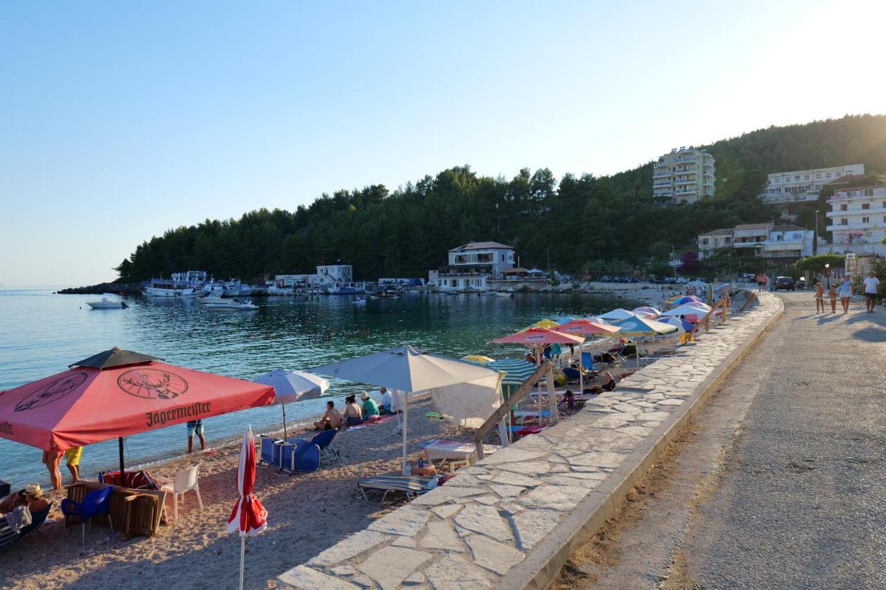 Royal 1967 Bed and Breakfast Himare Buitenkant foto