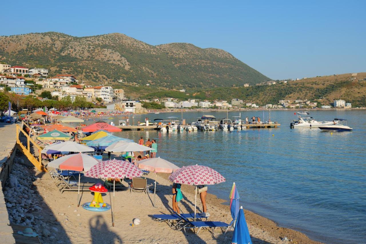 Royal 1967 Bed and Breakfast Himare Buitenkant foto