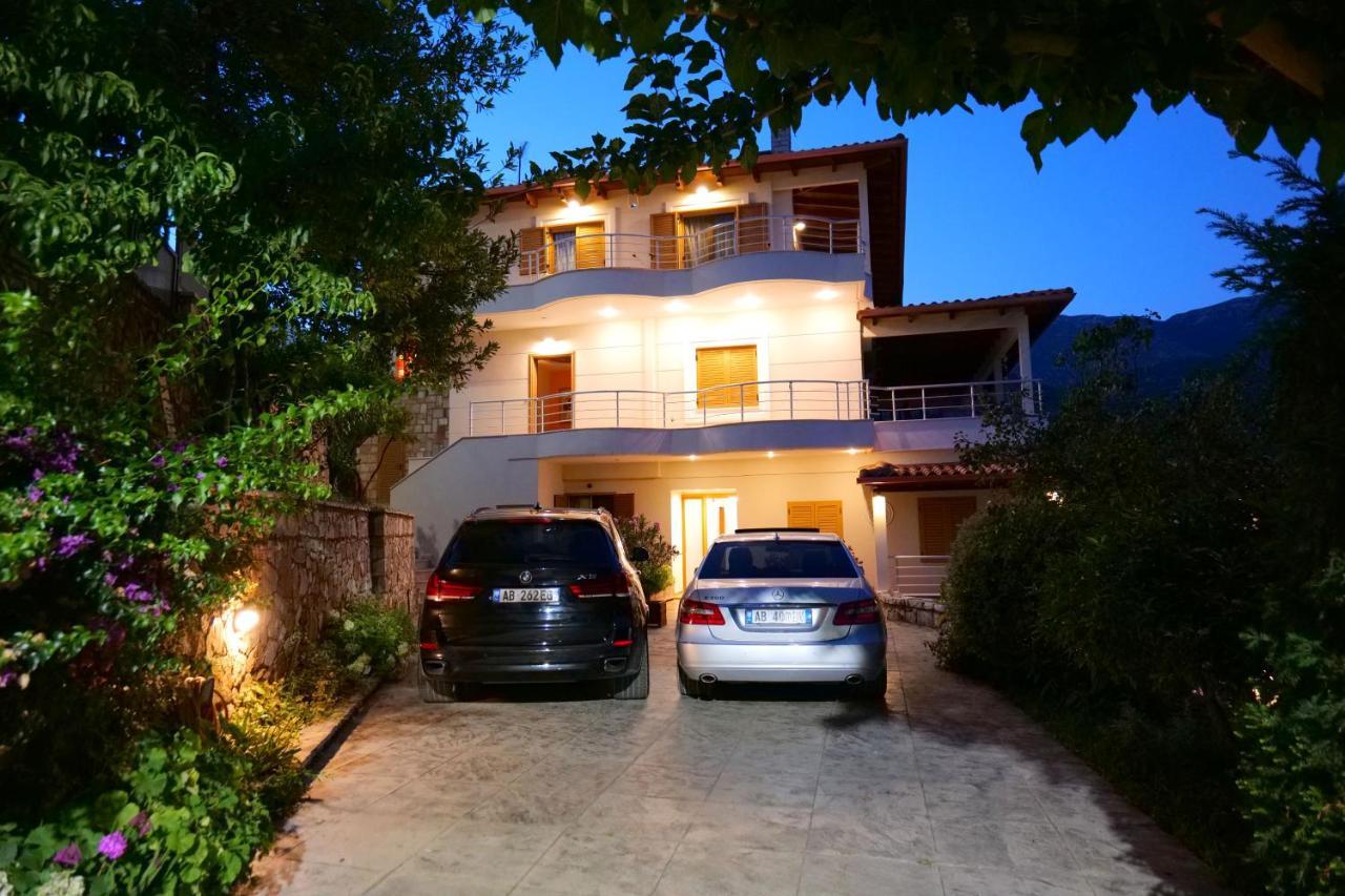 Royal 1967 Bed and Breakfast Himare Buitenkant foto