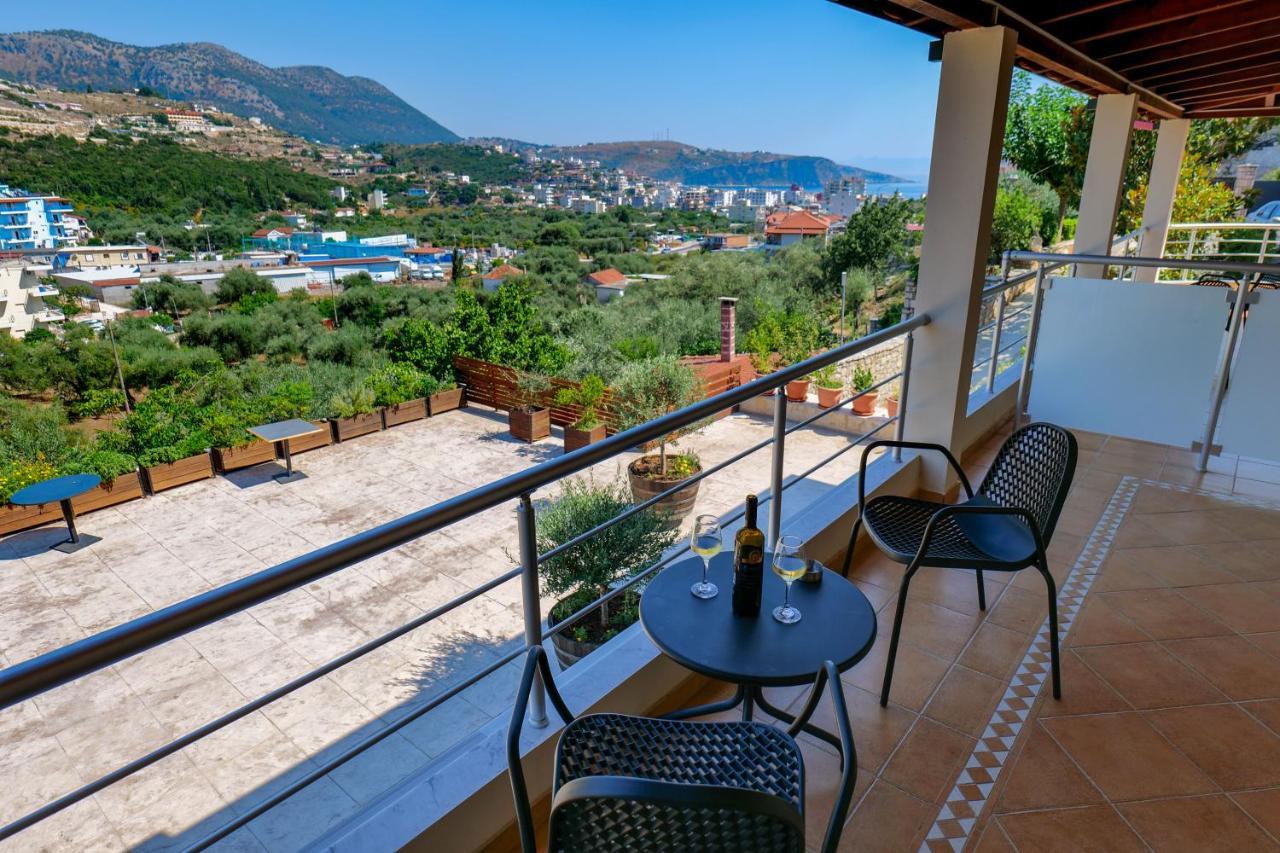 Royal 1967 Bed and Breakfast Himare Buitenkant foto