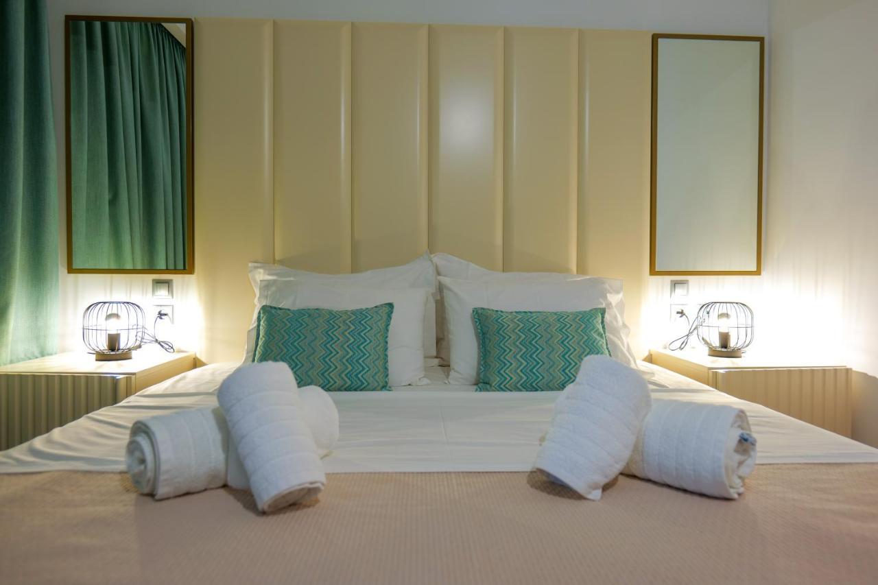 Royal 1967 Bed and Breakfast Himare Buitenkant foto