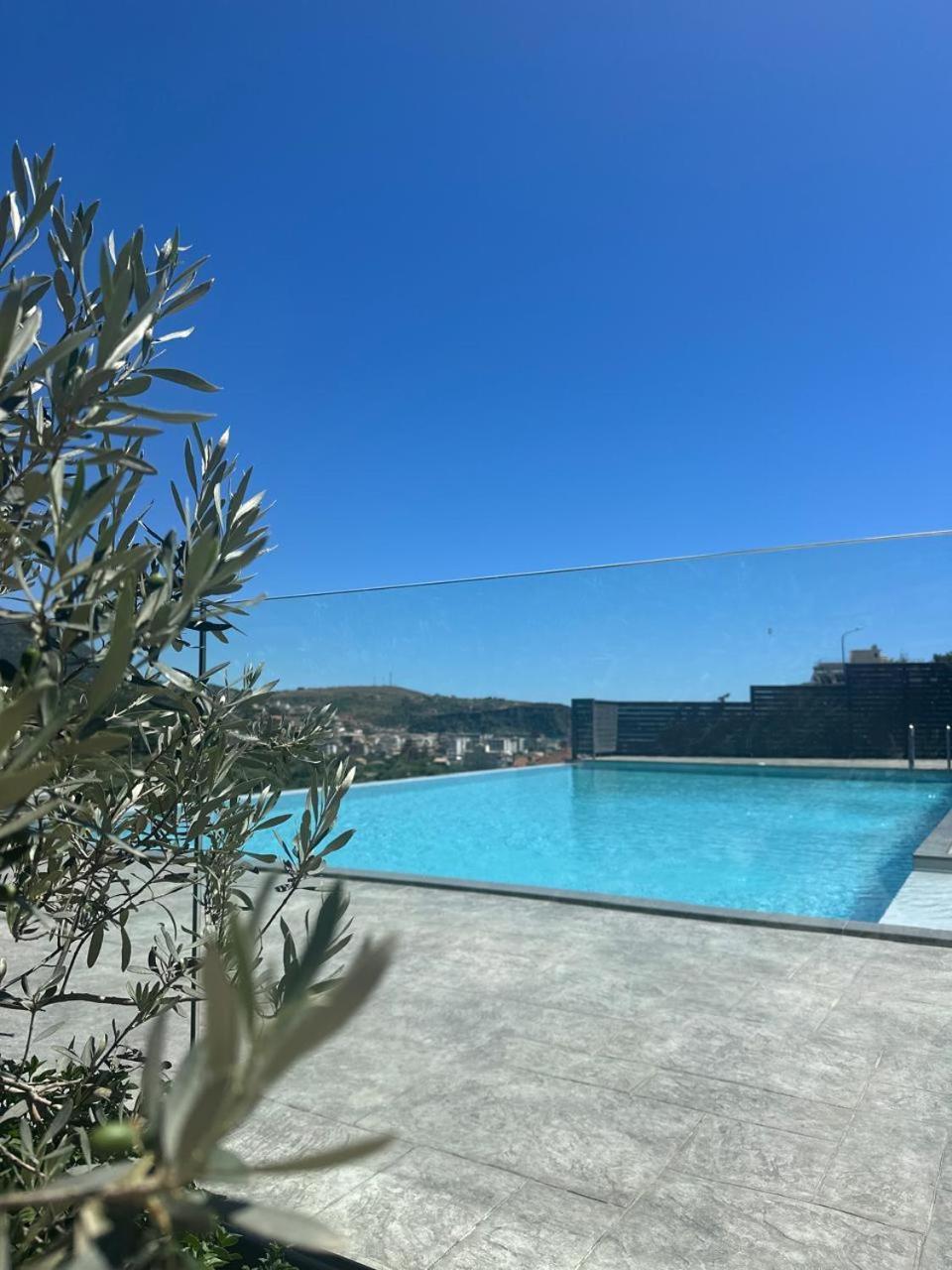 Royal 1967 Bed and Breakfast Himare Buitenkant foto