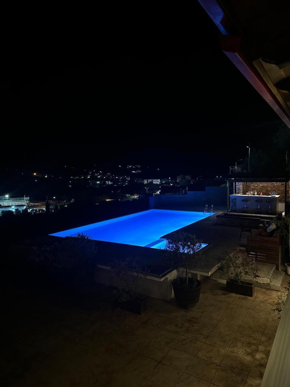 Royal 1967 Bed and Breakfast Himare Buitenkant foto