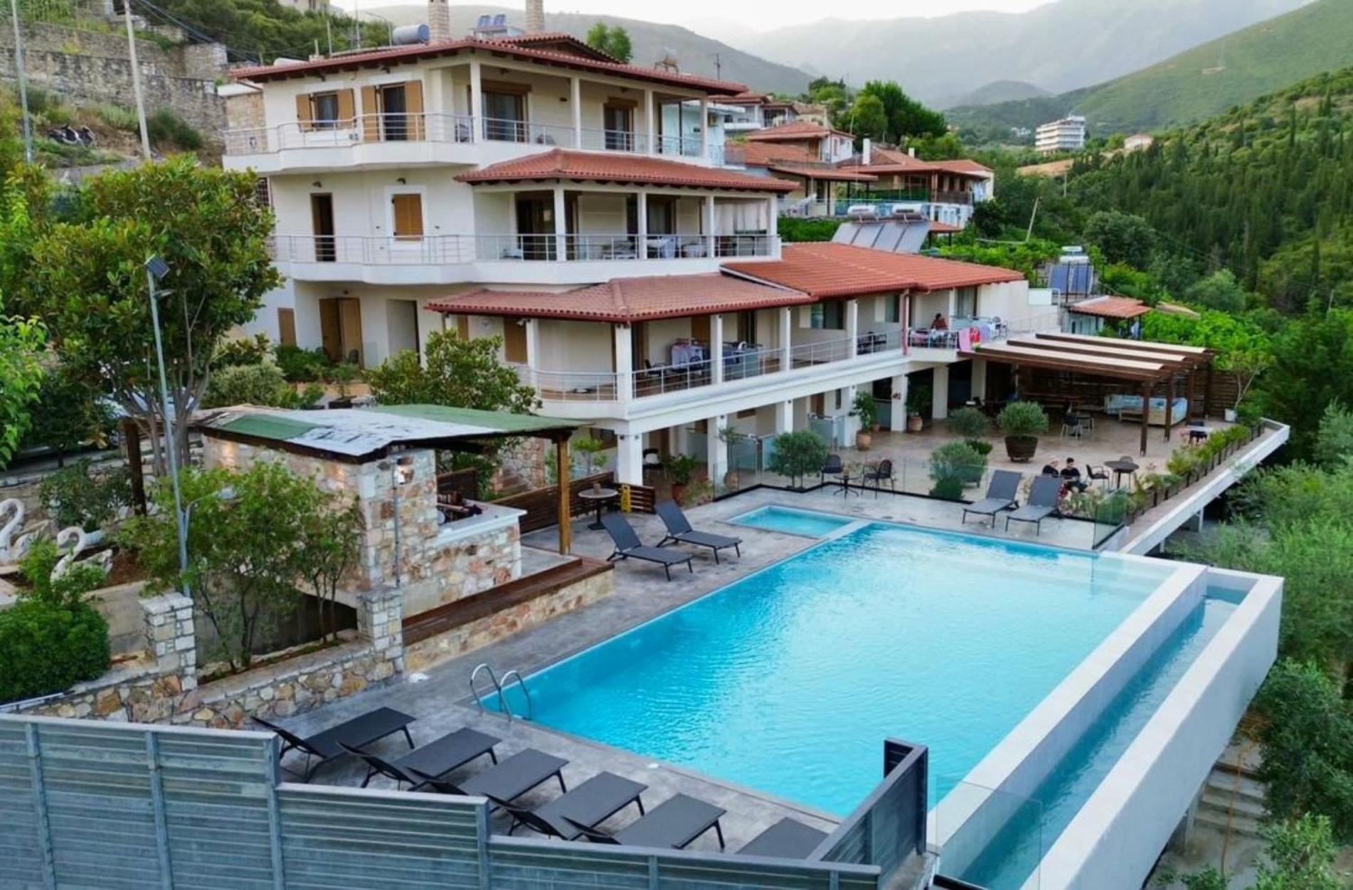 Royal 1967 Bed and Breakfast Himare Buitenkant foto