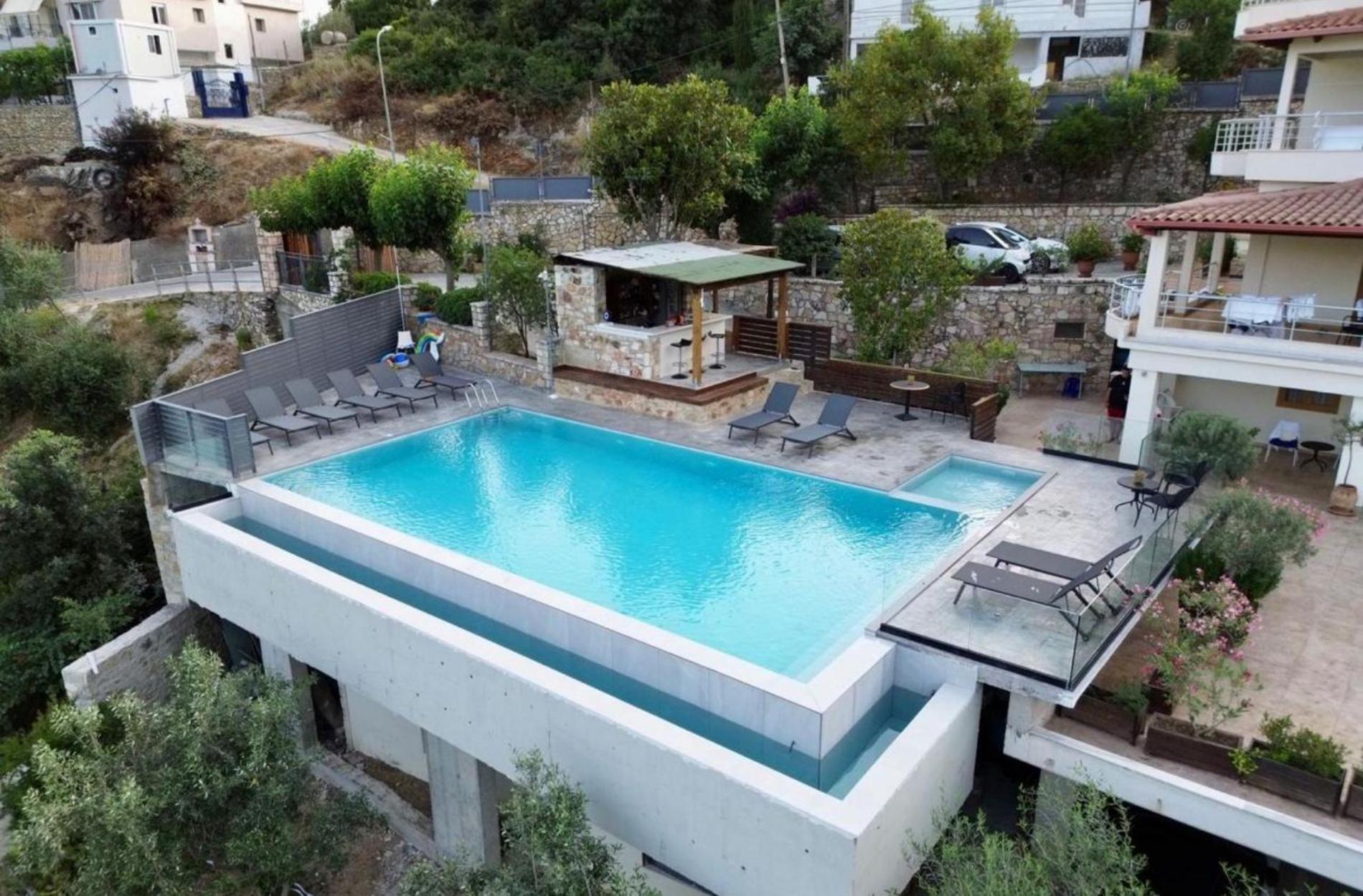 Royal 1967 Bed and Breakfast Himare Buitenkant foto