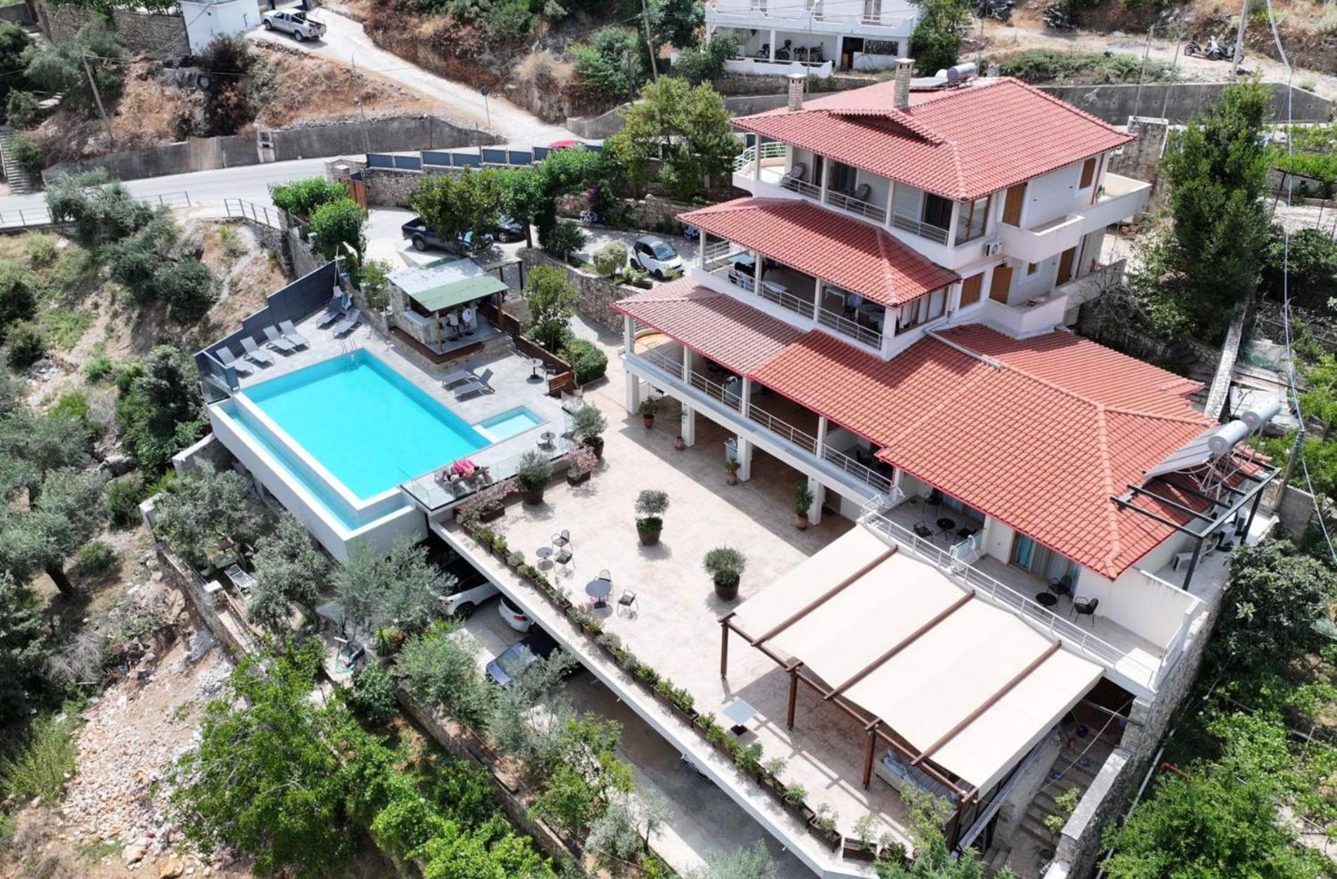 Royal 1967 Bed and Breakfast Himare Buitenkant foto