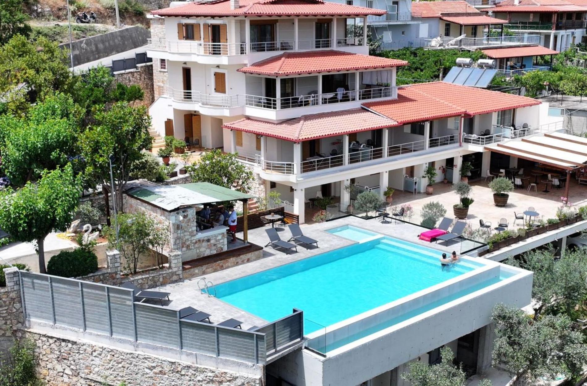 Royal 1967 Bed and Breakfast Himare Buitenkant foto