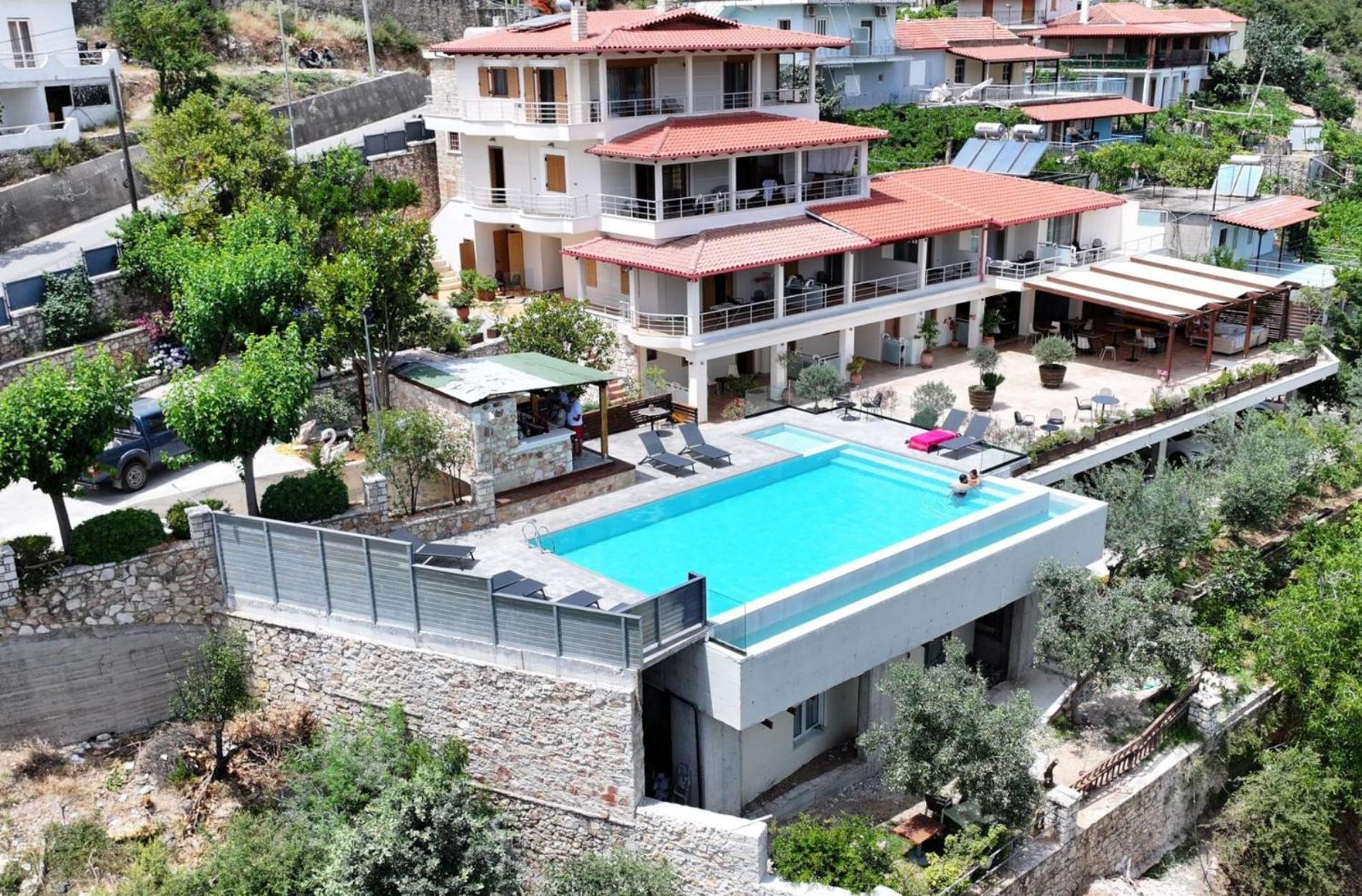 Royal 1967 Bed and Breakfast Himare Buitenkant foto